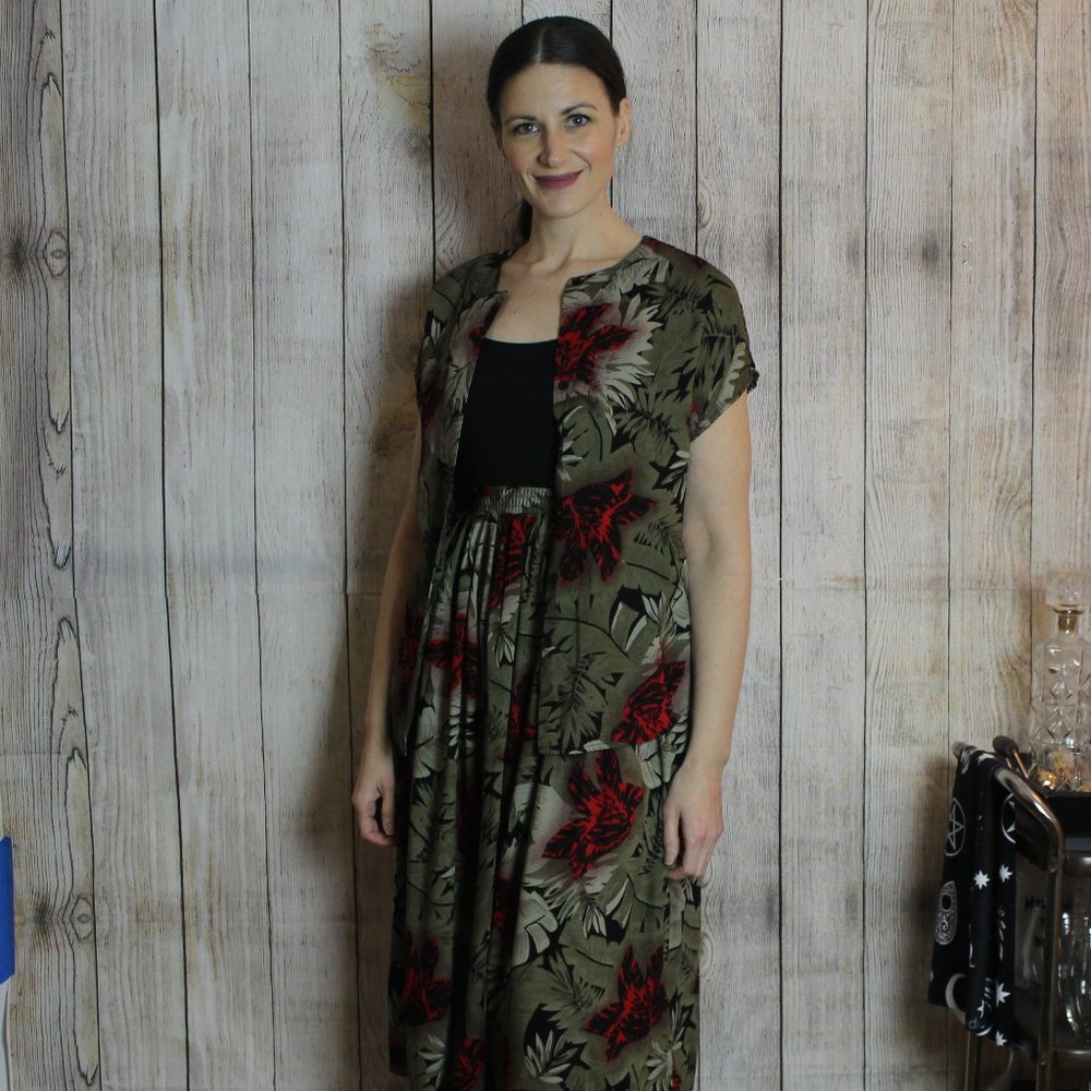 Vintage Floral Midi Skirt - Picture 10 of 10